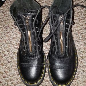 sinclair dr martens size 7